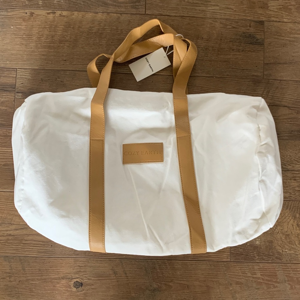 NWT Cozy Earth Reusable Large Canvas Duffle Bag